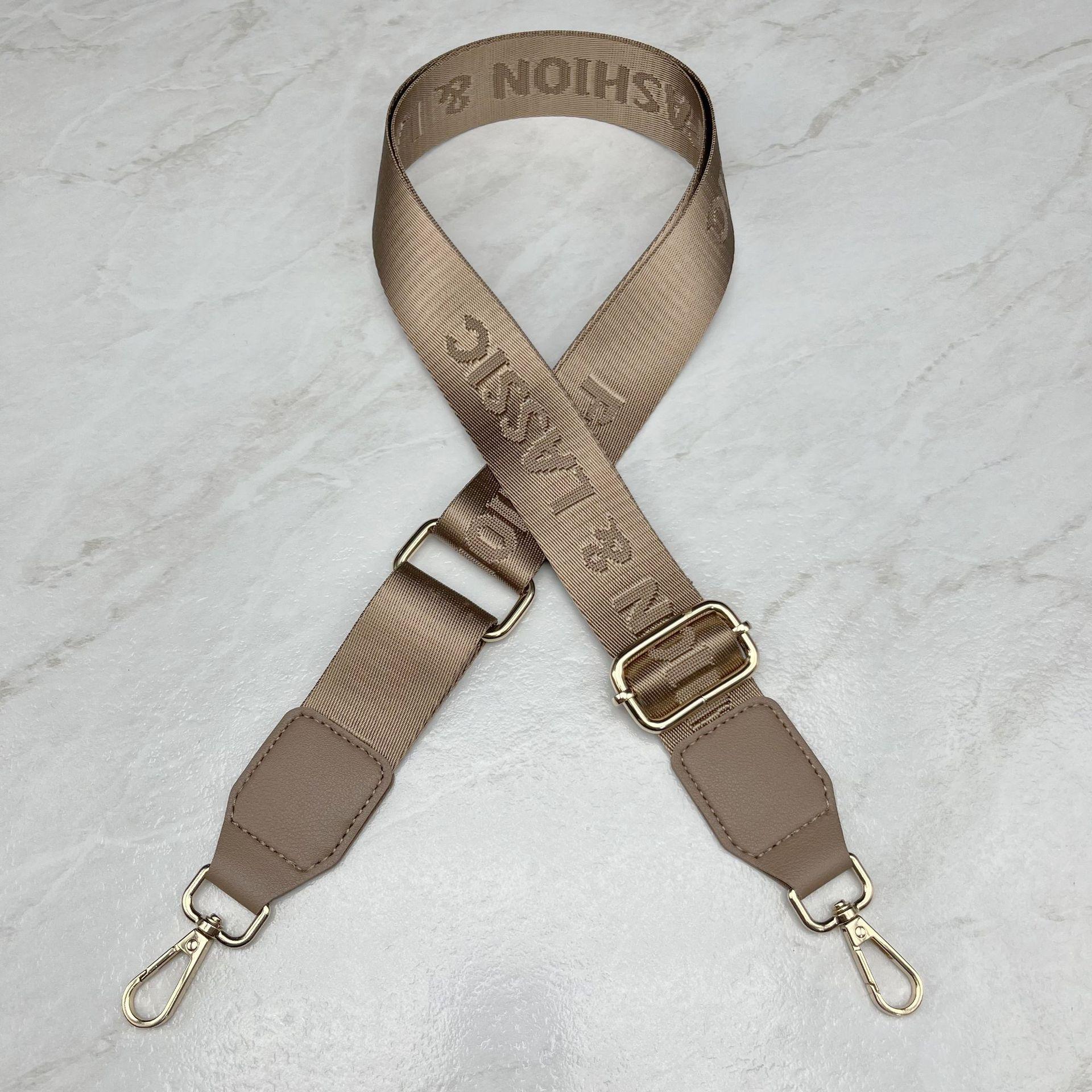 

Регулируемый модный ремень для женской сумки через плечо с буквенным принтом - широкий тканый аксессуар. Light Gold Buckle