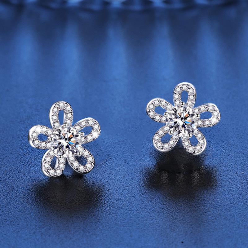 Light Luxury Sunflower Moissanite Stud Earrings In S925 Sterling Silver - D Color, 1 Carat, Perfect Gift for Women