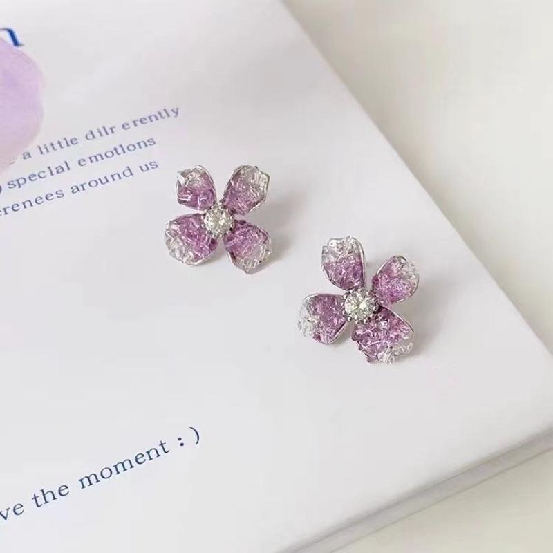 Fashion light luxury high-end stud earrings small fresh flower series earrings sweet and exquisite niche versatile daily earrings