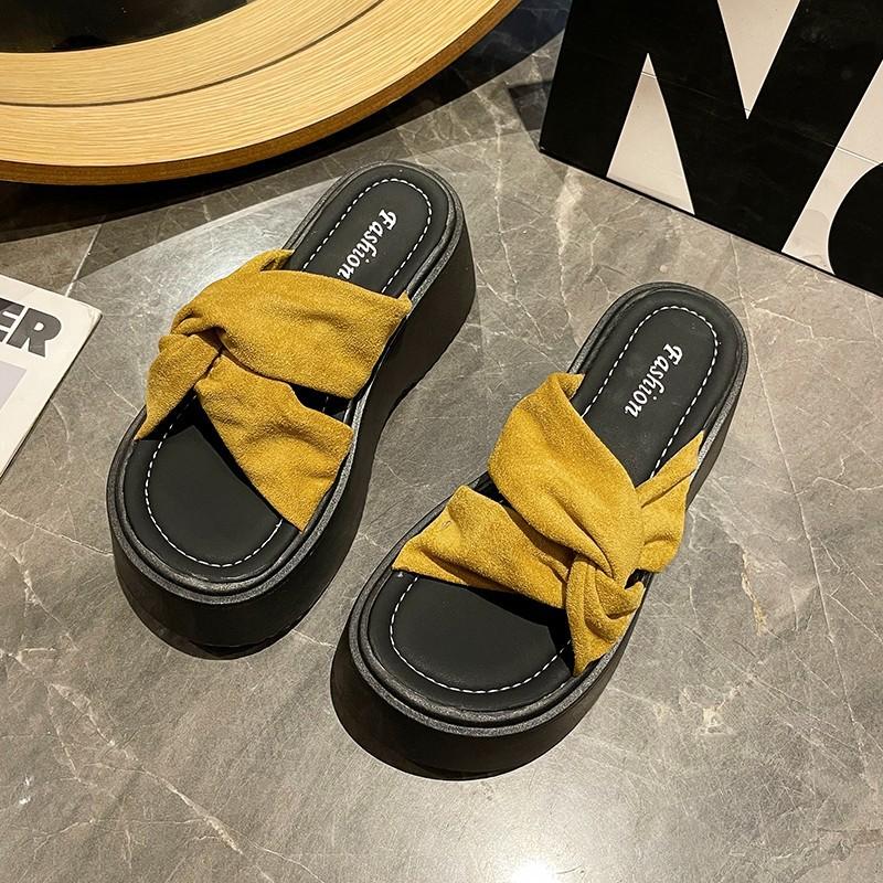 

Muffin platform sandals women s summer new models with skirts, beautiful seaside beach shoes 40 жёлтый