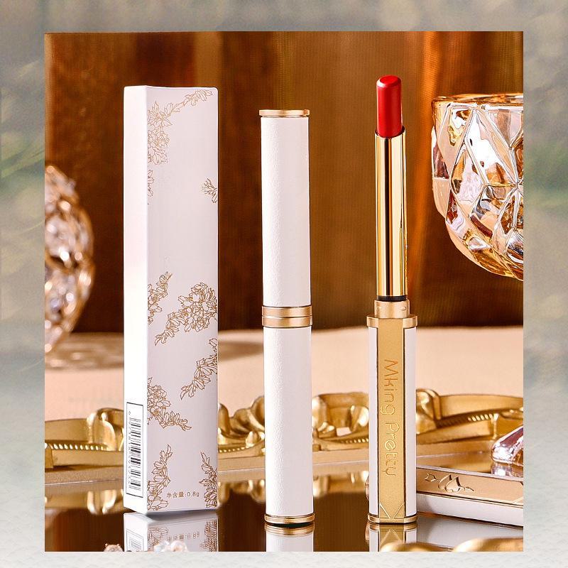 

«Увлажняющая матовая бархатистая губная помада Lambskin — отбеливающая, с антипригарным покрытием, тонкий тюбик» 0.8g красный/грушевый