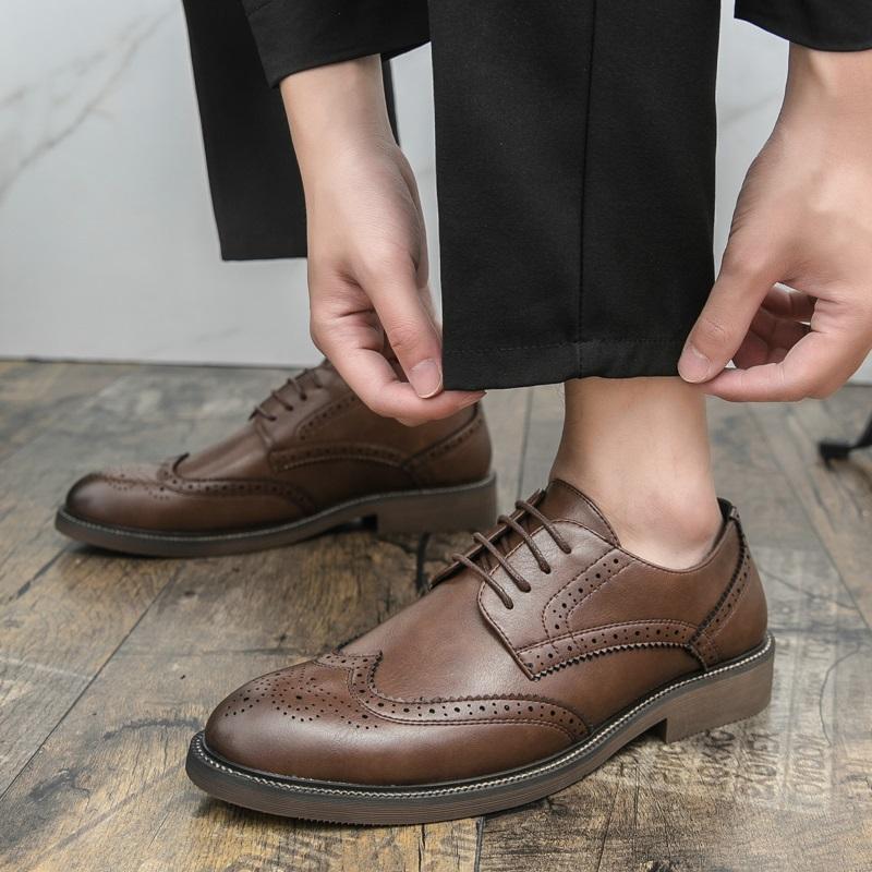 Britain Fashion New Men's Pointed Lace Up Wedding Oxford Brogues Shoes Male Designer  Formal Dress Footwear Zapatos Hombre