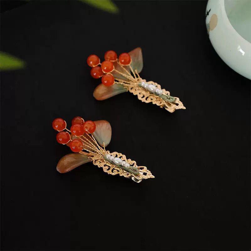 Ancient Hairpin with Red Wild Berries Glass Embellishment - Versatile U-Shaped Hanfu Headwear