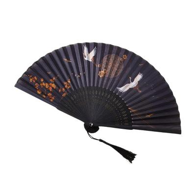 Eleganter chinesischer Faltfächer mit Kranichmuster, antike Stile, Darbietungen, Handfächer aus Holz und Stoff mit Quasten