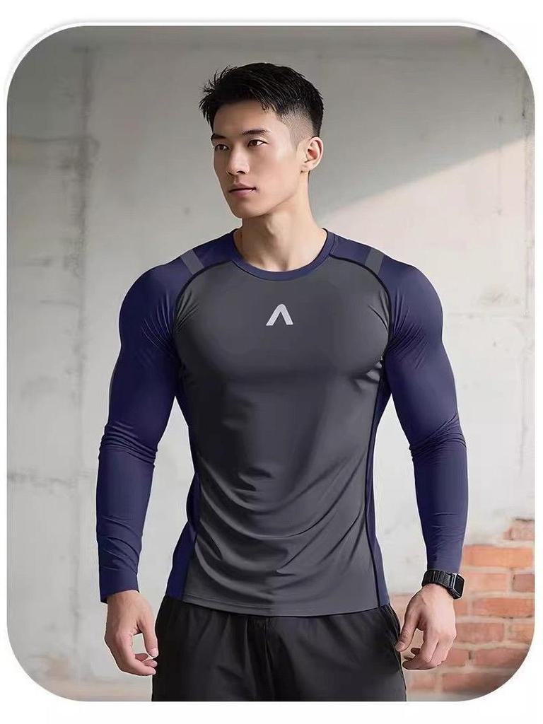 Men's Seamless Fitness Compression Top: Long Sleeve, Quick Dry, Elastic for Muscle Definition.