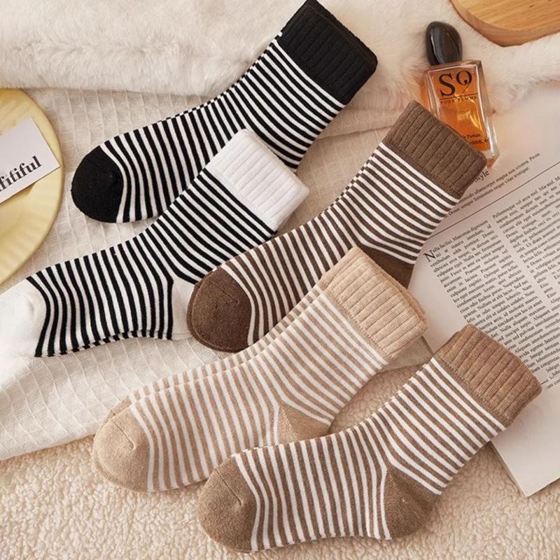 Retro Striped Women's Plus Velvet Mid-Calf Socks - Thick Terry Loop for Autumn/Winter Warmth