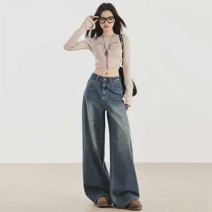 "Women's High-Waist Velvet Wide-Leg Jeans - Warm, Straight Fit for Autumn & Winter"