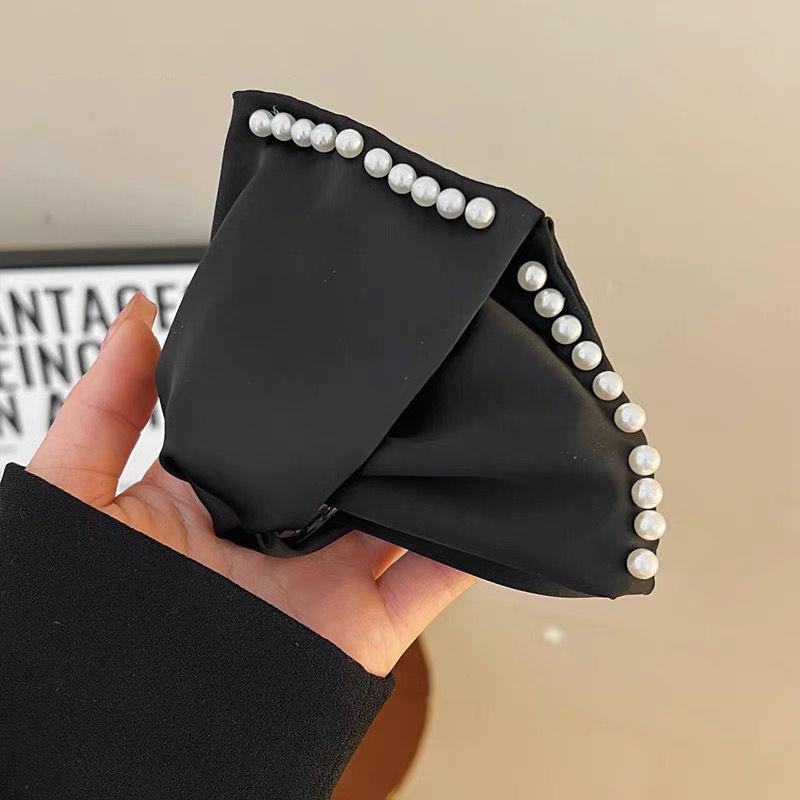 Elegant Large French Pearl Bow Claw Clip for Women – Simple, High-End Shark Hair Accessory
