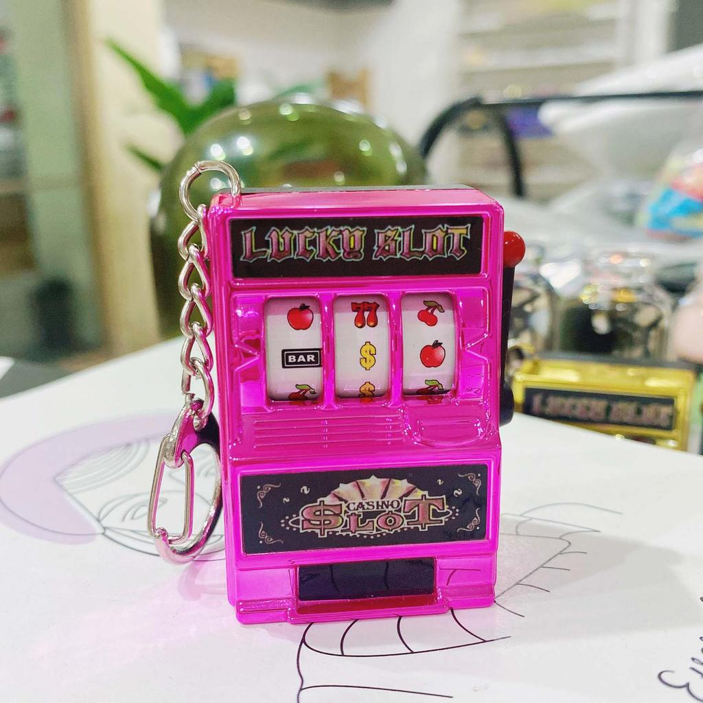 Mini Slot Machine Toy Keychain: Spinning Prize & Fruit Machine Accessories, Charms for Bags & Gifts