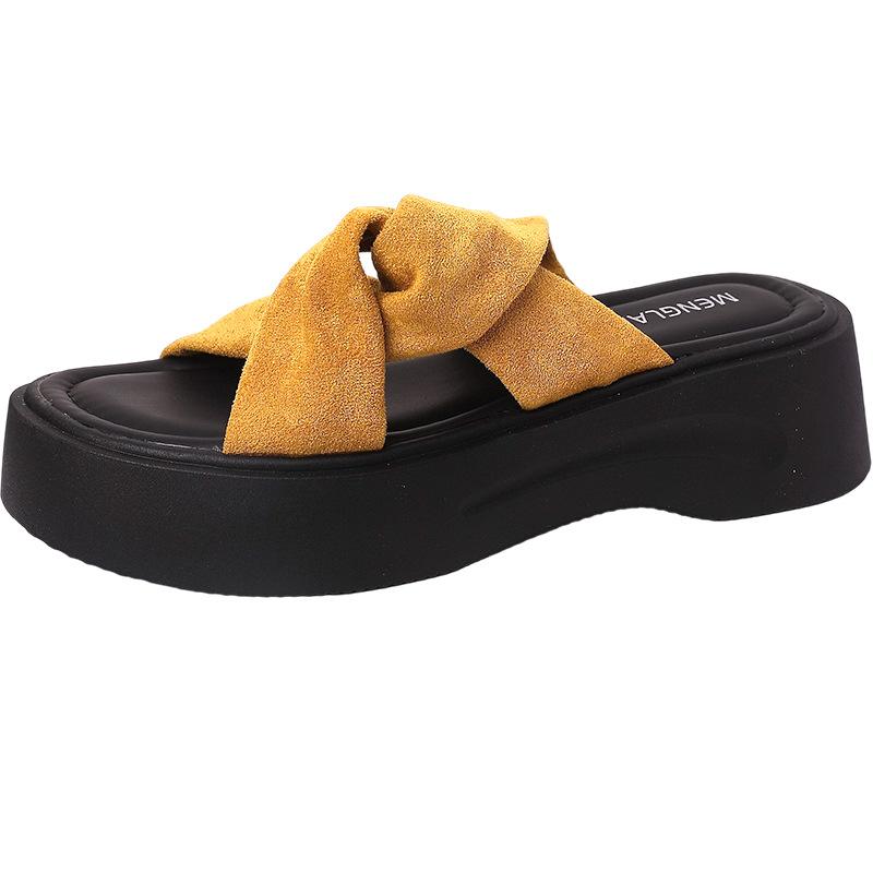 Thick-soled Heightening Cross-cool Slippers Are Comfortable At Home and Wear New Muffins and Beach Sandals.