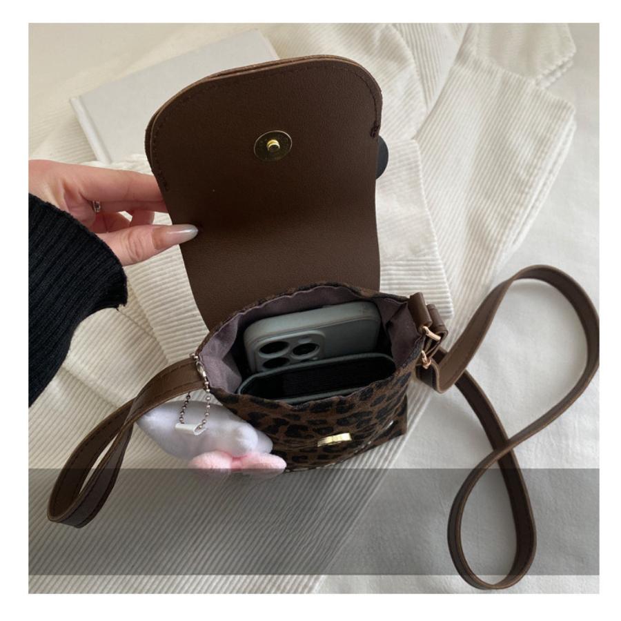 Cute Cat Print Shoulder Bag for Women Leopard Print Crossbody Purse Mini Faux Leather Handbag Trendy Fashion Casual Daily Bag