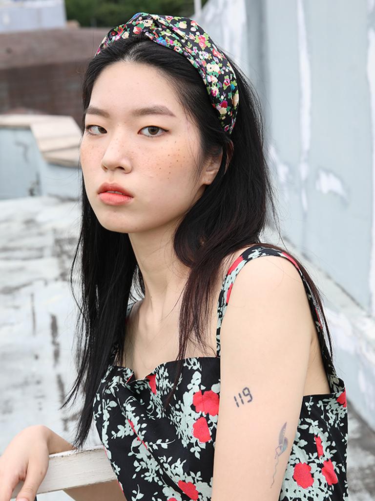 Sorry, Too Much Love Sharon Flower Hairband_Black