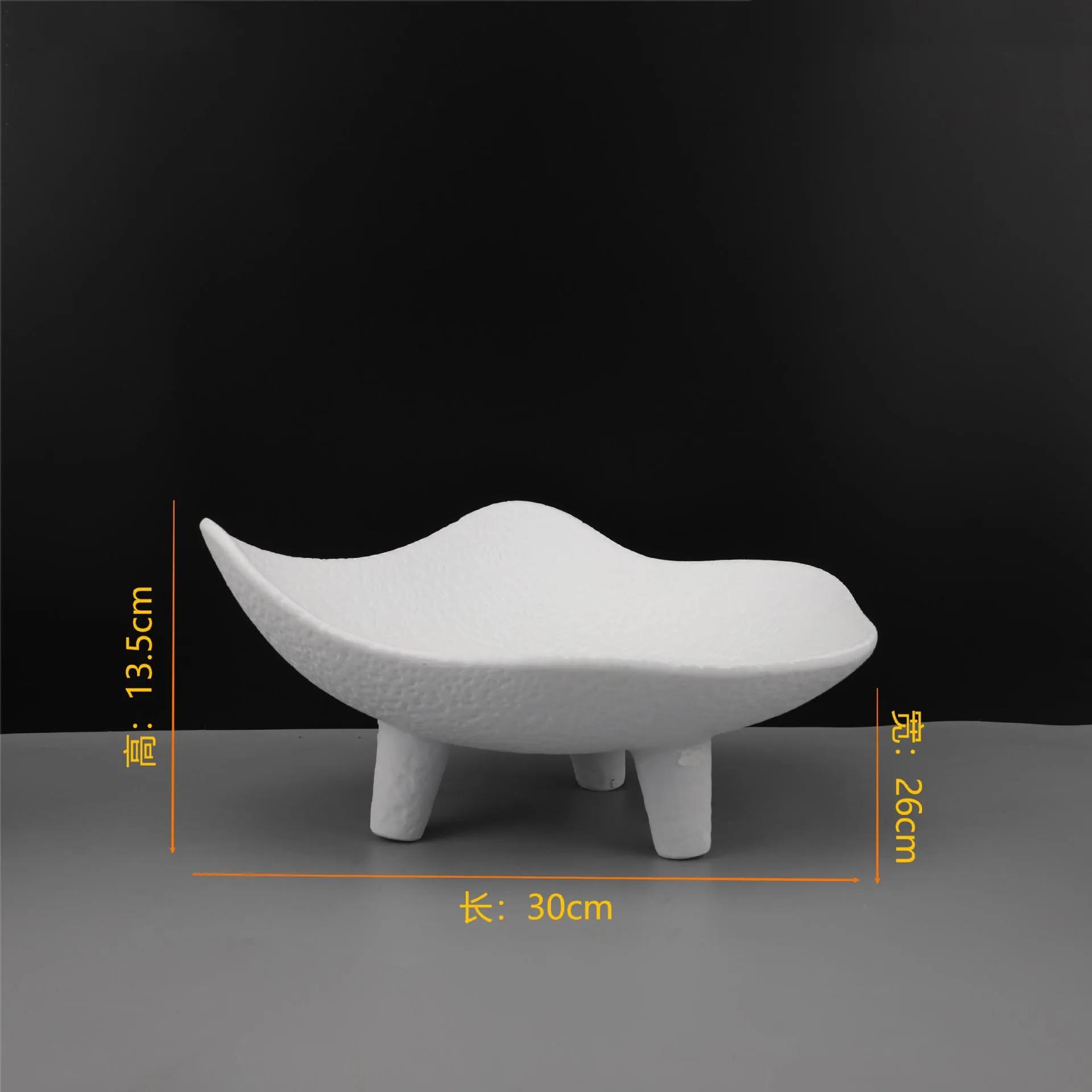 

Black and White Three Legged Irregular Resin Decorative Tray, Fruit Tray, Living Room Desktop Storage Container, Home Decoration