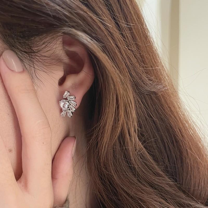 Huitan Chic Matched Earrings with Waterdrop Cubic Zirconia Exquisite Women Earrings Ear Piercing Wedding Party Statement Jewelry