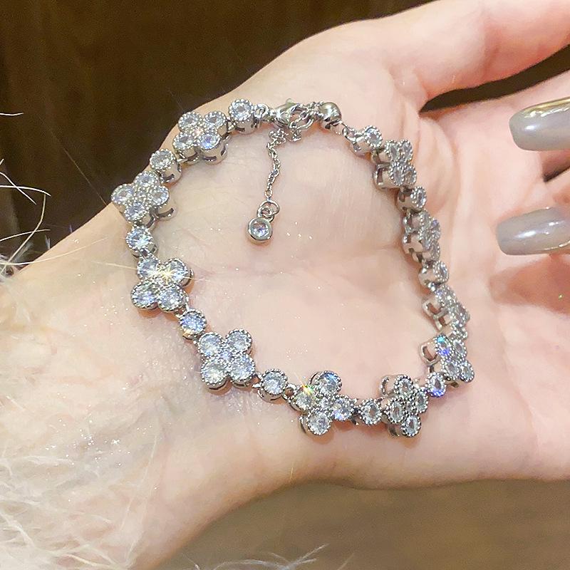 Korean Zircon Flower Rhombus Bracelet - Exquisite, Versatile, Light Luxury Jewelry