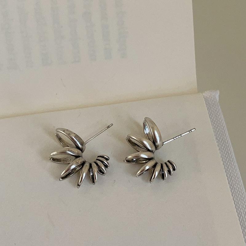 Ретро Старые Геометрические Плетеные Металлические Серьги-гвоздики Женские Холодные Ветер Нишевые Модные Индивидуальные Универсальные Серьги