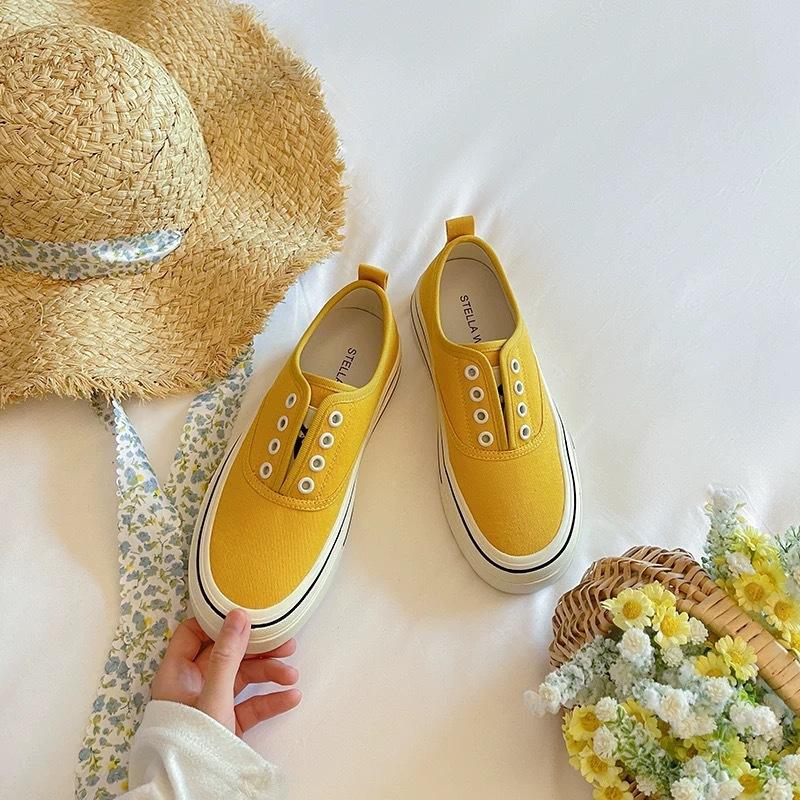 ! New Canvas Shoes for Women Lazy and One-pedal Casual Board Shoes for Women