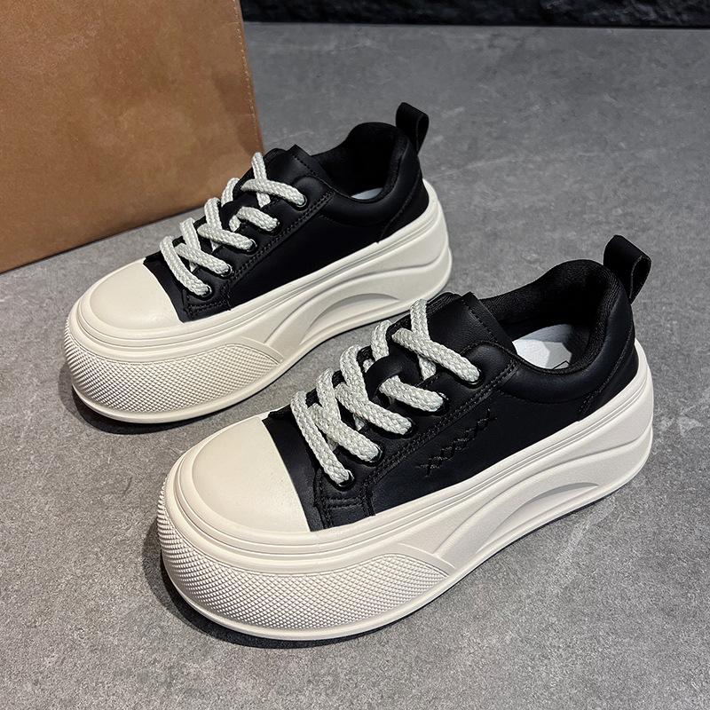 [Fanfna] Thick Baseplate Shoes Women's 2025 Autumn New Fashionable Versatile Round Head Lace-up Light Casual Board Shoes Tide