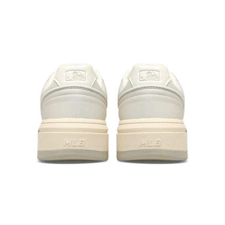 MLB Chunky Liner 24SS New York Yankees Slip Resistant Cushioning Breathable Low top Skateboard Shoes Unisex Ivory 3ASXCLB3N-50CRS