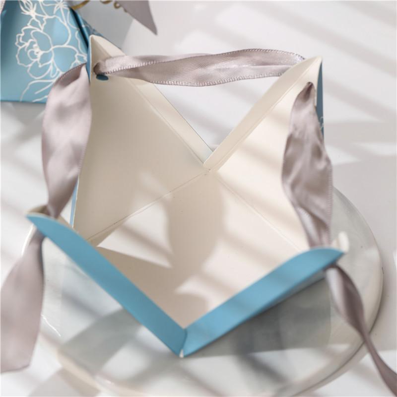 25PCS Red Bronzing Happy Candy Box Creative European Ins Small Fresh Souvenir Triangle Wedding Box