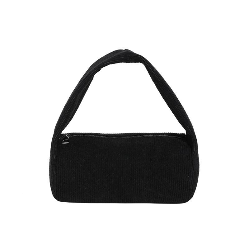 Fashionable Minimalist Shoulder Bag For Daily Use With Spacious Design And Stylish Colors