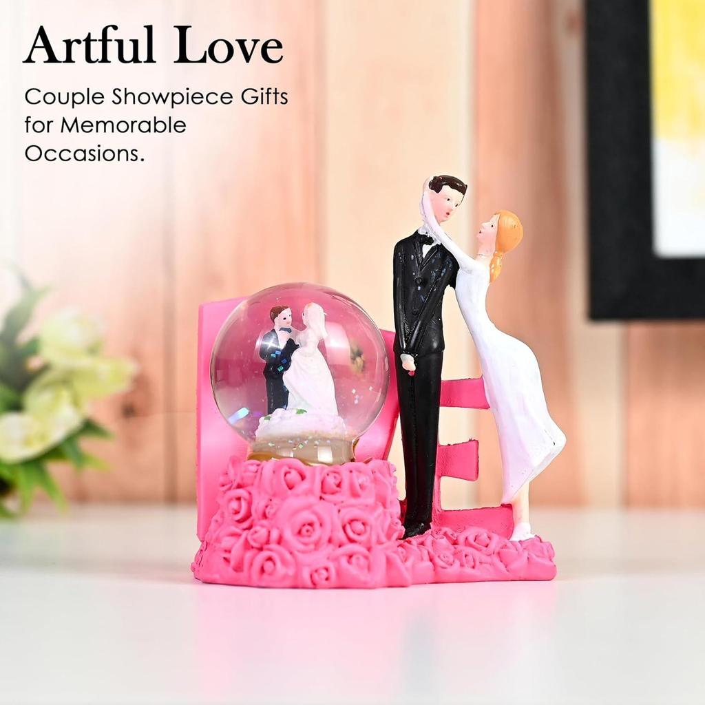 Couple – Couple Romantique Boule de Verre Miniature Statue Pièce d'Exposition, Cadeau de Mariage Parfait pour les Couples, Mari & Femme