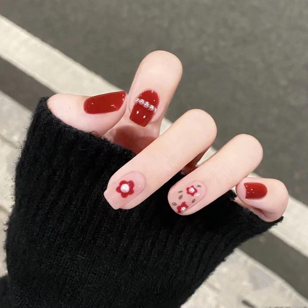 

B412 Retro Beaded Wear: Autumn/Winter Red Pearl & Flower Nail Patches