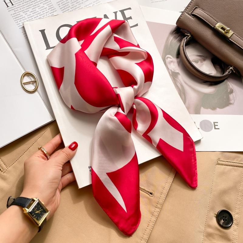 Silk scarf women's neck new scarf with coat 70 small square scarf scarf mother high-end scarf
