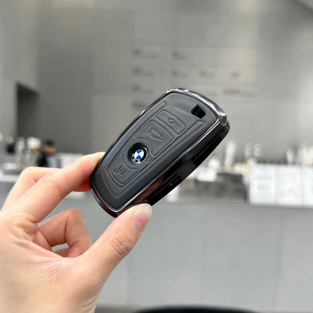 BAES5 New 2025 NEW Metal Car Key Case Cover Shell Fob For BMW i7 X7 G07 LCI iX I20 X1 U11 7 Series G70 G09 XM U06 G81 M3 2023 Protecto