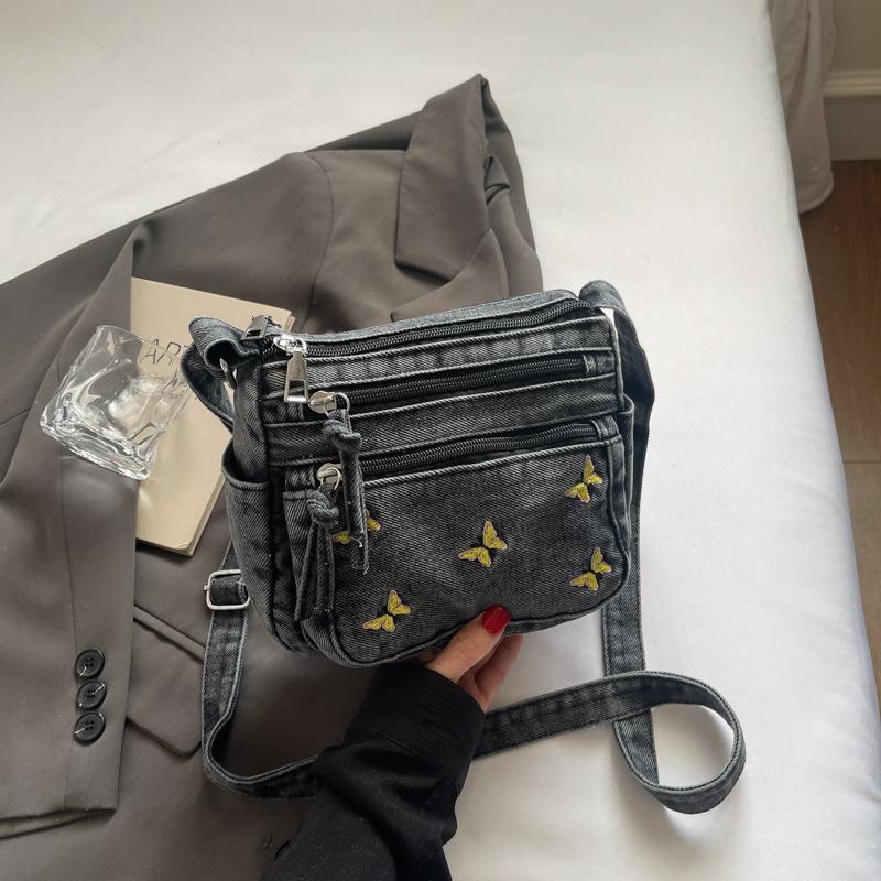 Вышитая джинсовая сумка-мессенджер многосекционная летняя сумка для сменных вещей и мобильного телефона модная и простая летняя новинка 2025 маленькая квадратная сумка чёрный