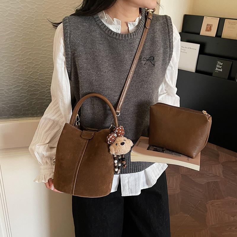 

New Korean Style Simple Crossbody Bag Women Retro Matte Shoulder Bag Comfortable and Versatile Texture Casual Handle Bucket Bag