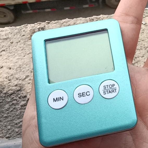 Customizable Electronic Kitchen Timer with Stopwatch Function