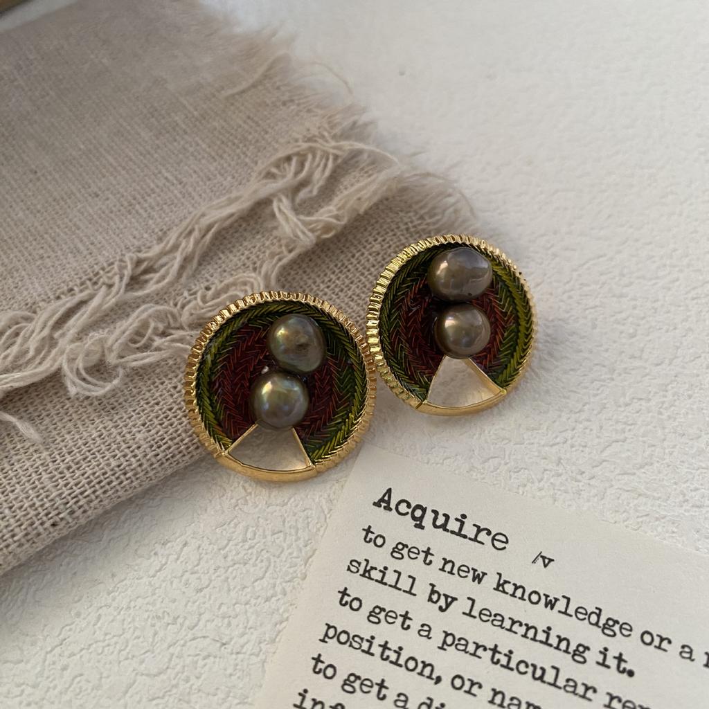 Hollow Gradual Change Design Wind Woven Circle Pearl Earrings Female Creative Temperament Stud Earrings Personalized Earrings