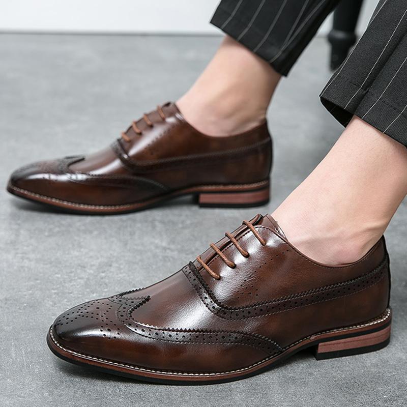 New British Gentleman Fashion Lace Up Brogues Oxford Shoes Black Brown Designer Formal Wedding Prom Dress Homecoming Footwear