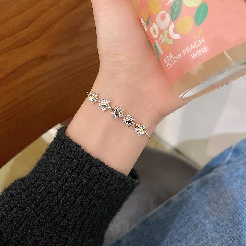 New Fashion Zircon Flower Adjustable Bracelet for Women Elegant Love Heart Butterfly Round Shiny Wedding Bracelet Jewelry Gift