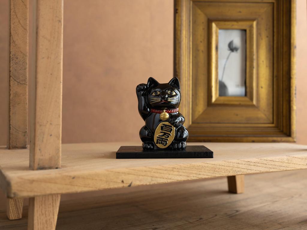 Ginjado Maneki Neko Black Lacquer Hand of Cat Maneki Neko Good Luck Feng Shui Figurine Takaoka Copperware Neko Color_Right Raised/Made Metal_Lucky