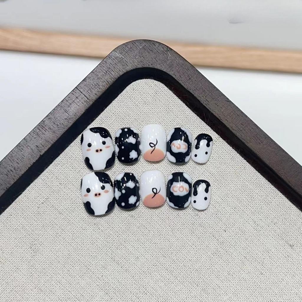 Reine Handarbeit Kurze Handgemachte Hochwertige Niedliche Schwein Ins Nail Art Aufkleber Abnehmbare Falsche Nagel Patches