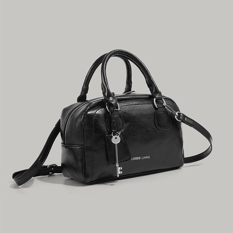 2025 New Fashion Women's Boston Bag High-end Handbag Niche Commuter Versatile Shoulder Crossbody Bag