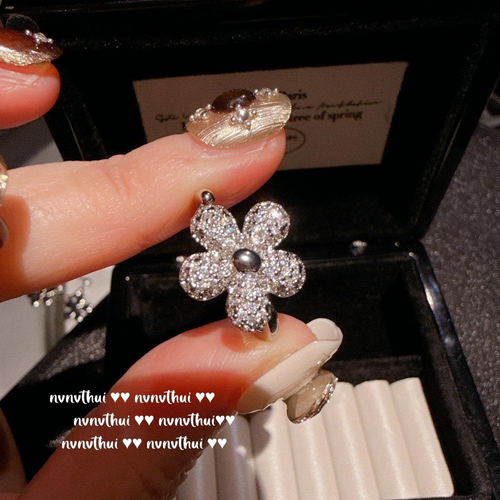 

Italian Vintage Flowering Gem Necklace Vintage Dream Love Flower Small Flower Zircon Bracelet Ring Set