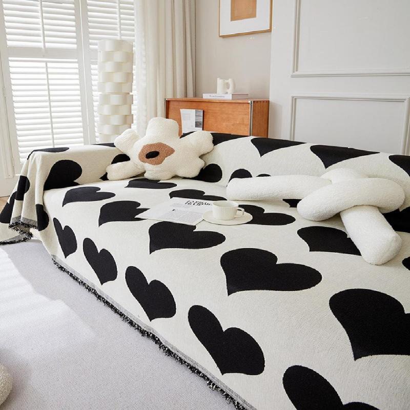 Cute Heart Shape Sofa Cover Chenille Sofa Towel Blanket Couch Cover Tassel Non-Slip Decorative Dust Cover Furniture Protector