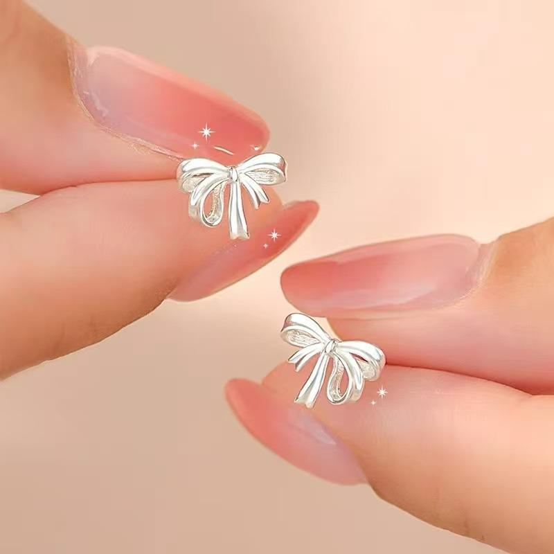 Raising Ear Holes, Small Stud Earrings for Women, Simple, Sweet, Small and Fresh Earrings, Niche Design, Versatile Earrings