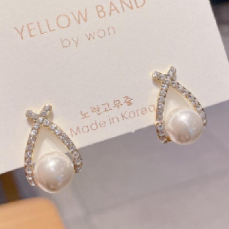 1Pair Women Retro Pearl Earrings Simple Letter X Inlaid Diamond Piercing Earring