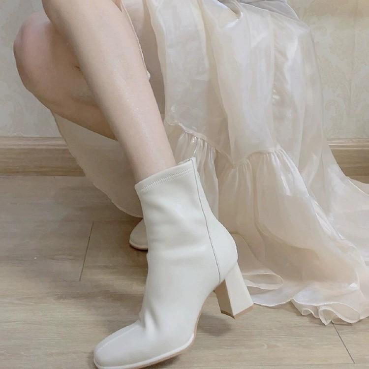 French high-heeled short boots women's 2026 autumn and winter new thick heel square head white elastic thin boots women's velvet