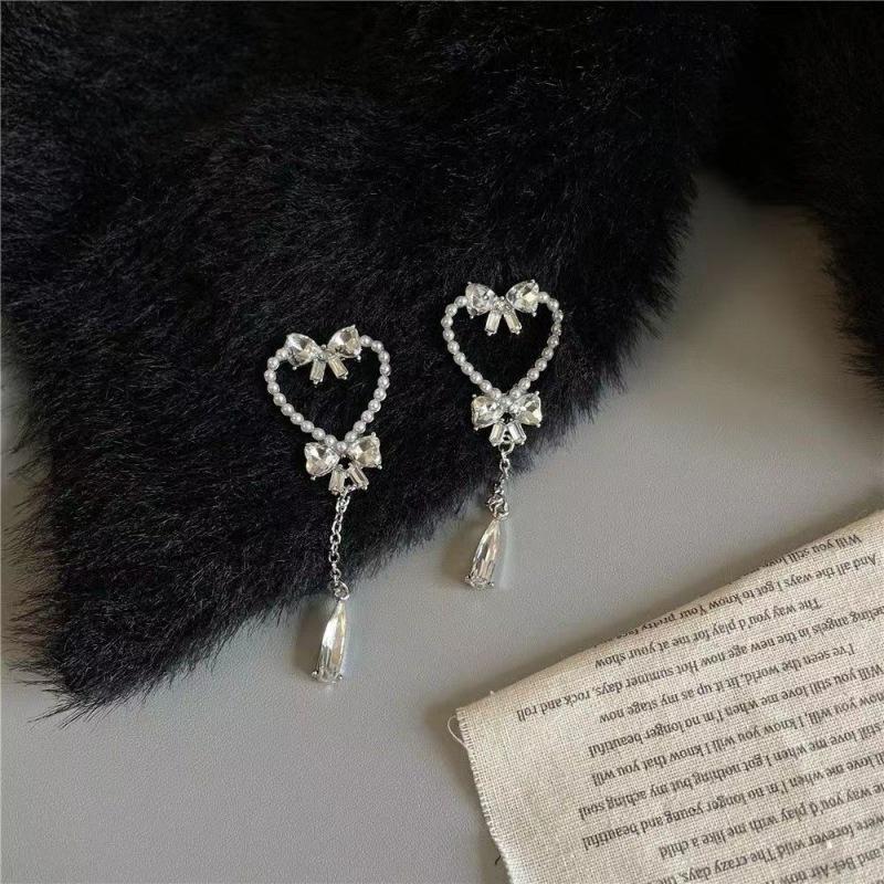 S925 Silver Teardrop Pearl Zircon Stud Earrings: Elegant Women's Fashion