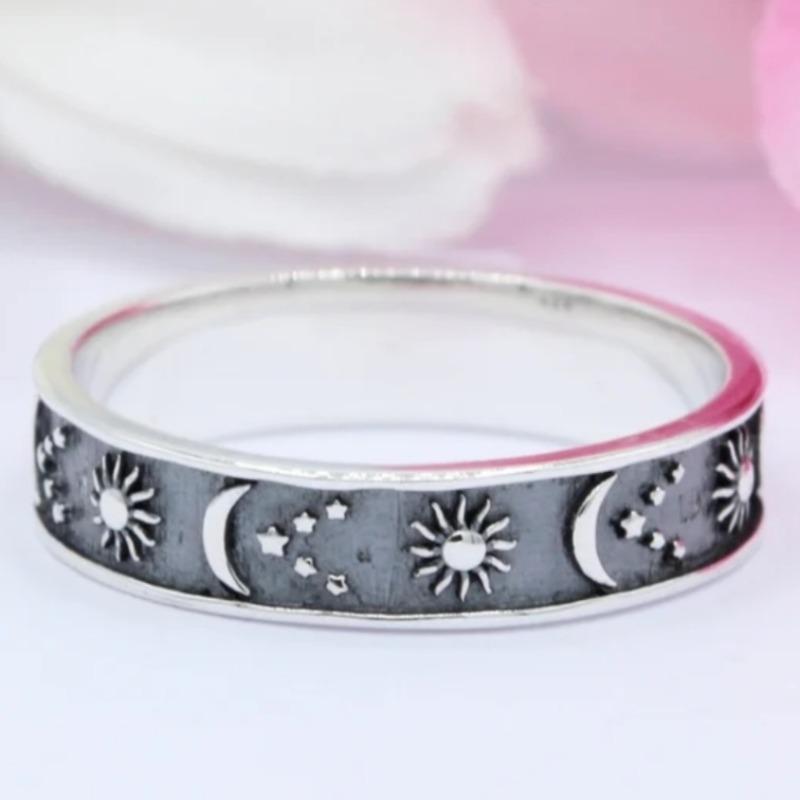 Vintage Hand Carved Star Moon Women's Ring Minimalist CopperColor Metal Geometry Daily Wear Party Jewelry Anniversary Gift