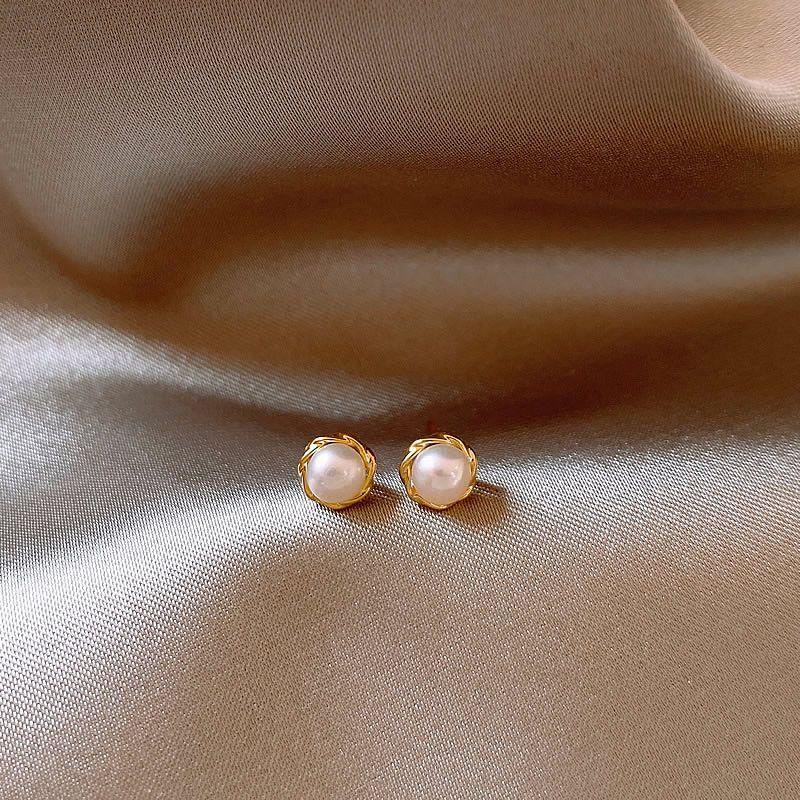 

Hetian Jade Earrings for Women Best Selling Sleep No Need to Take off Sterling Silver Needle Freshwater pearl earrings 6mm