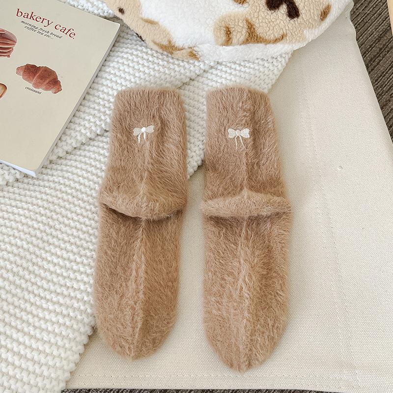 

Women s Autumn and Winter Fleece Thickened Warm Mink Fleece Embroidered Maternity Socks Mid-calf 1 pair кофейный