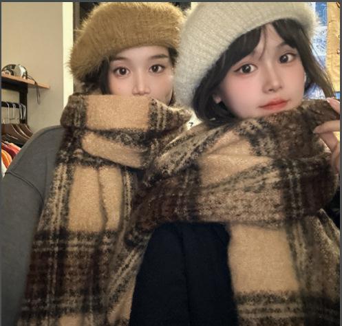 Scarf women's autumn and winter high-end plaid shawl new warm Korean version atmosphere student scarf versatile