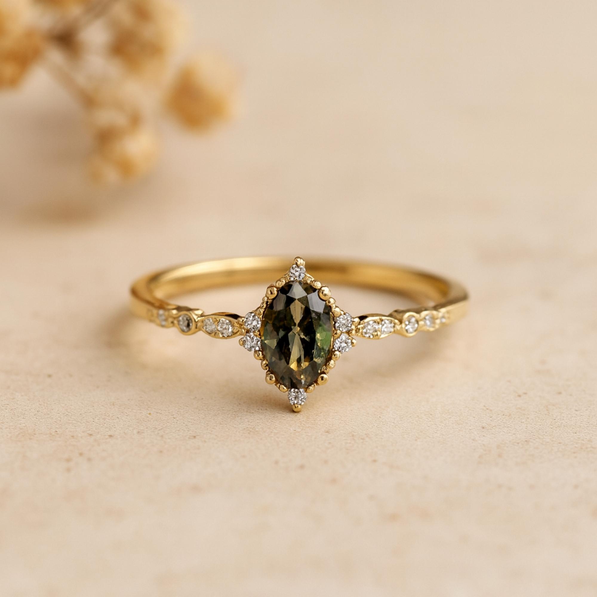 

Овальное кольцо с перидотом и циркониевыми вставками – Зеленый драгоценный камень, кольцо обещания – Изящное позолоченное обручальное кольцо из стерлингового серебра 925 пробы Q