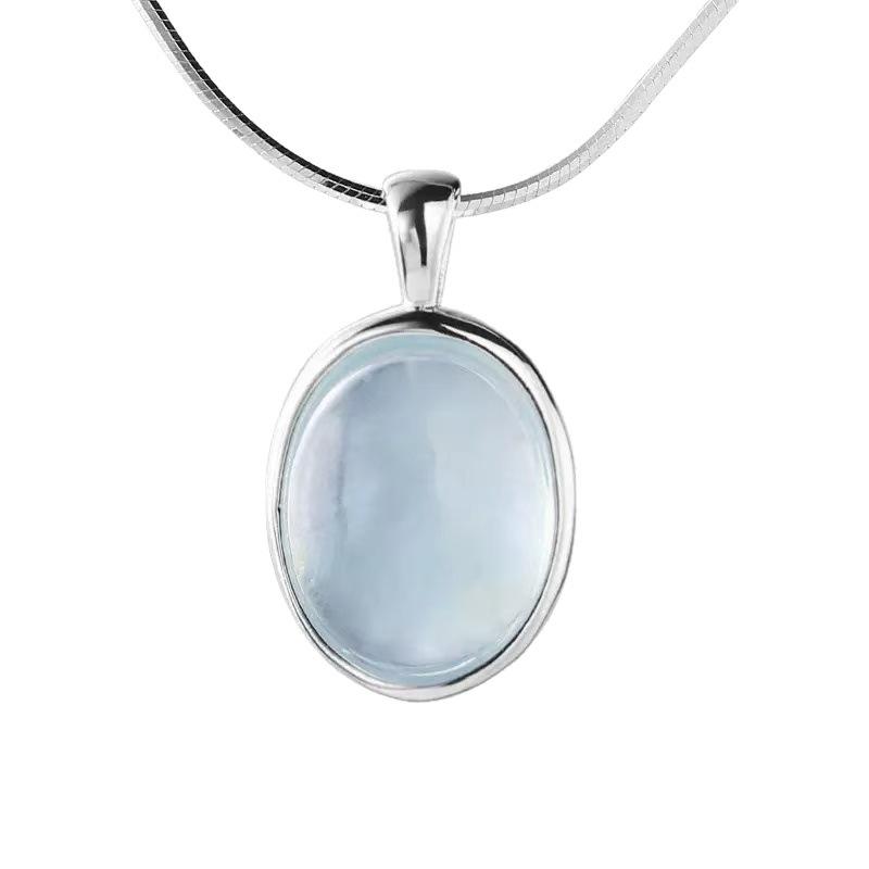 Oval Crystal Pendant Necklace for Women - Elegant and Versatile Clavicle Chain